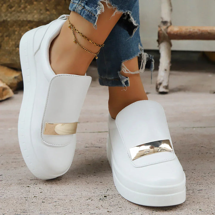 Brigitte & Diane | Heritage Collection Platform